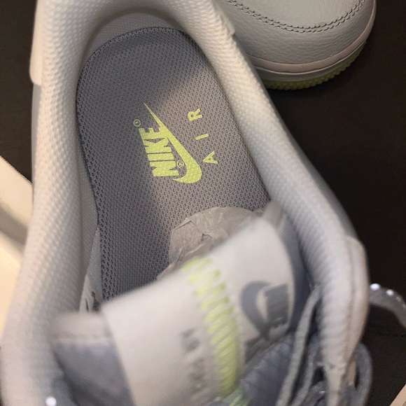 **SOLD**Nike Air Force 1 'Ghost Green' VOLT SWOOSH Wolf Grey Sneaker, Size 8.5M - Picture 7 of 9
